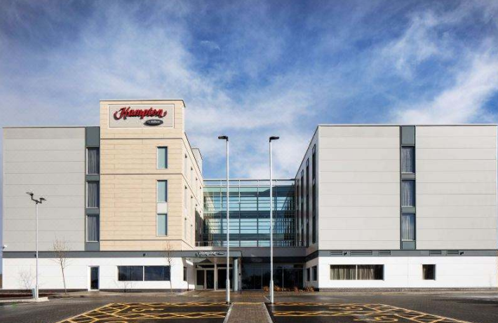 《抖圈论坛在全球》系列报道之一——英国布里斯托机场希尔顿欢朋酒店